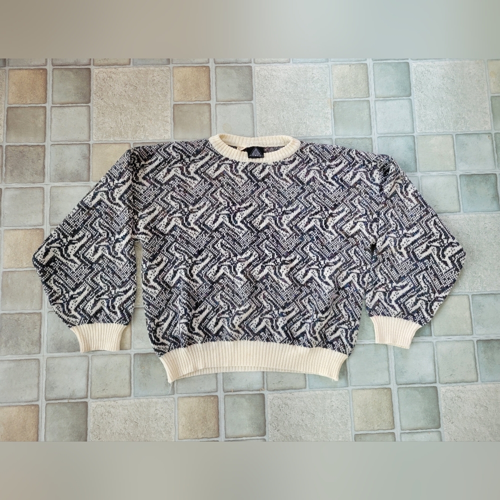 Vintage Kennington White, Black & Rainbow Geometric Pattern Sweater Size Medium